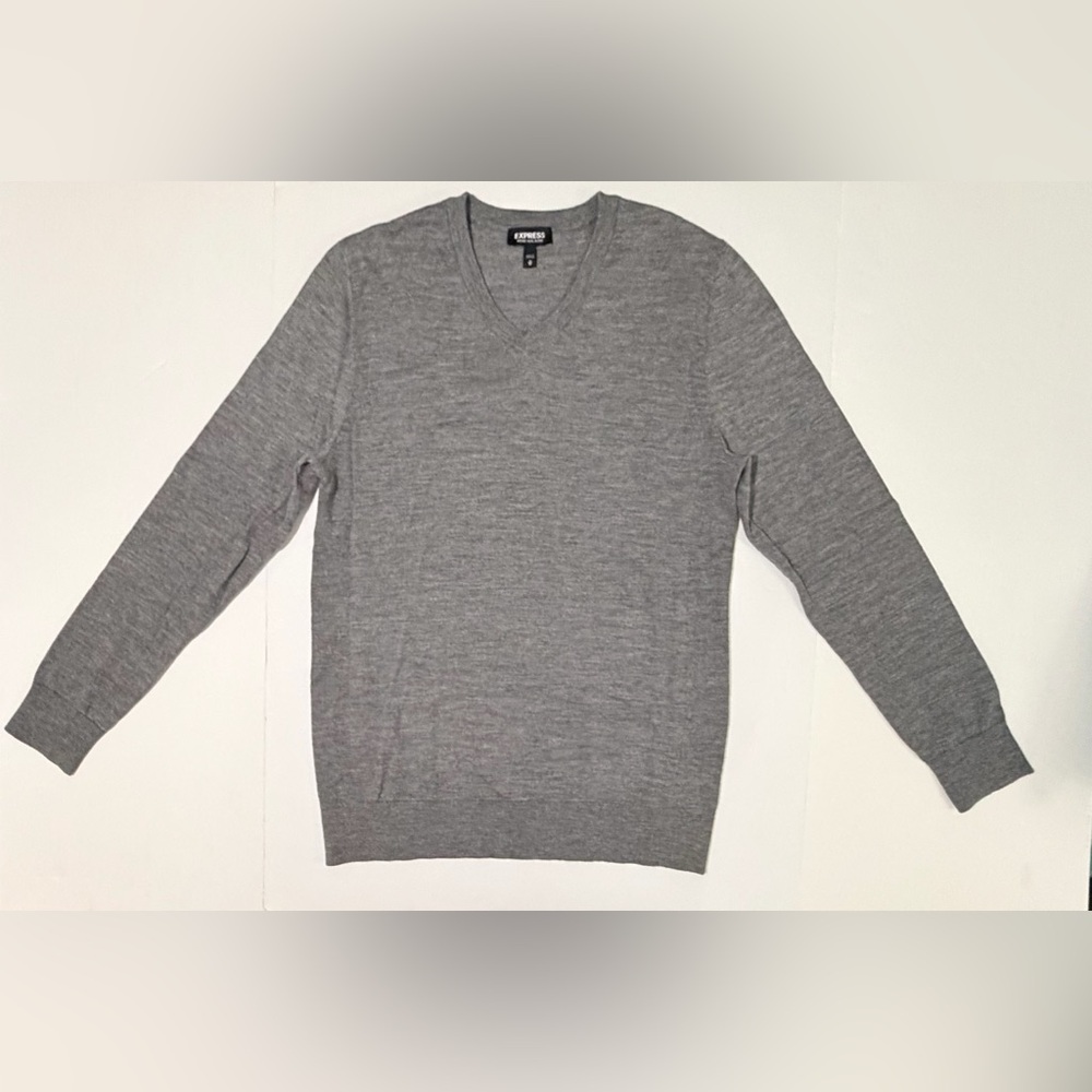 Express Men's Charcoal V-Neck Sweater